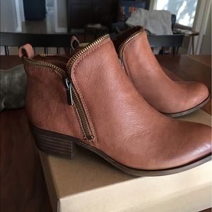 Lucky Brand Bartolino Ankle Booties - New - 8M